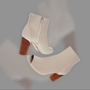 🛑BOGO🆕DKNY Soft Leather Ankle Boot